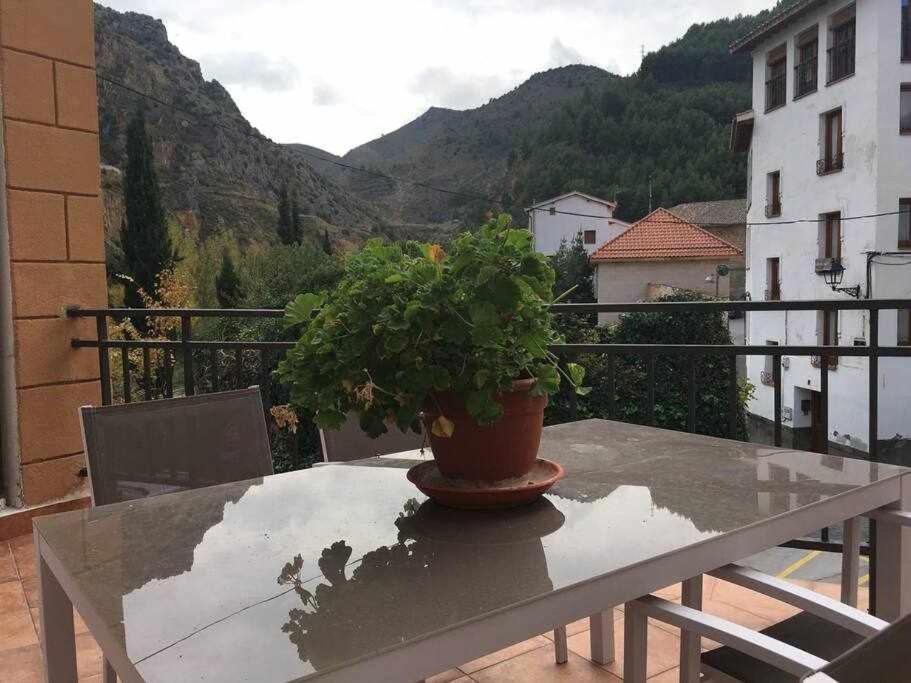 Апартаменти El Mirador Del Rio De Арнедільо Екстер'єр фото